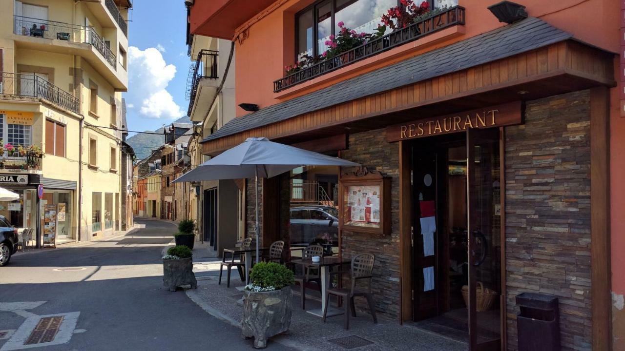 Hostal Talabart Les Exterior photo