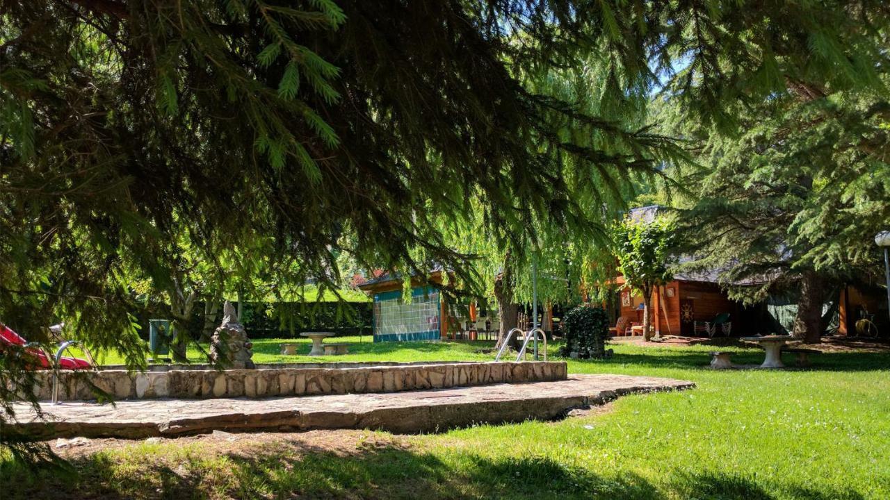 Hostal Talabart Les Exterior photo