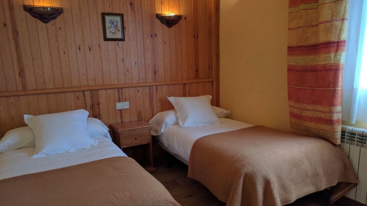 Hostal Talabart Les Exterior photo