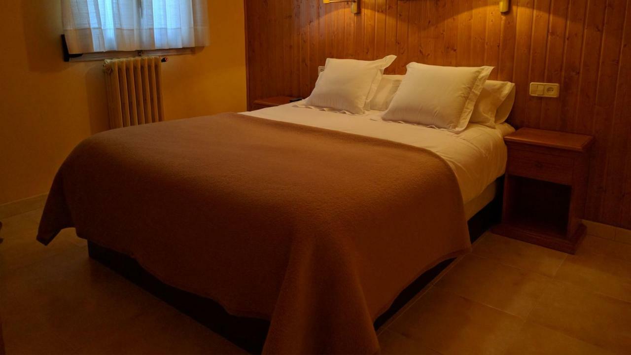 Hostal Talabart Les Exterior photo